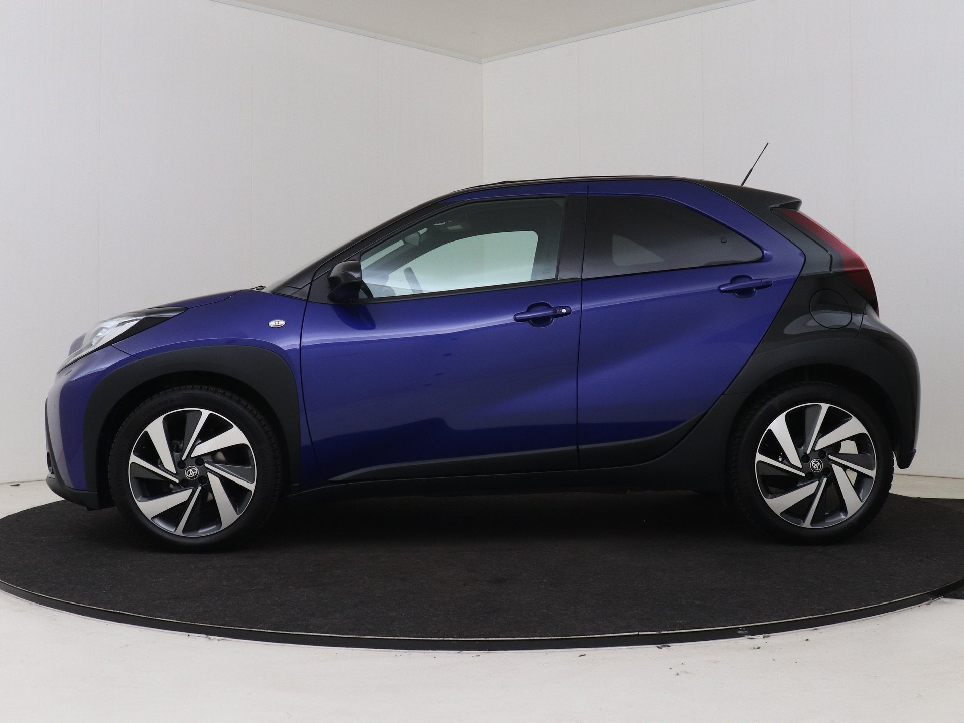 Toyota Aygo X 1.0 VVT-i MT Envy Canvas Dak | BTW Voertuig |, 12 maanden, Automatische klimaatregeling, Gebruikt, Leder en Stof