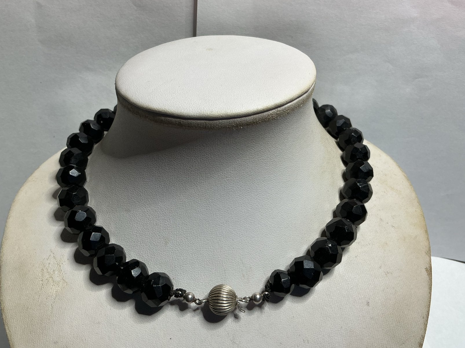 KLEDERDRACHT COLLIER, GITTEN EDELSTENEN EN 925 ZILVER SLOT, Verzenden, Zilver, Ketting, Met edelsteen