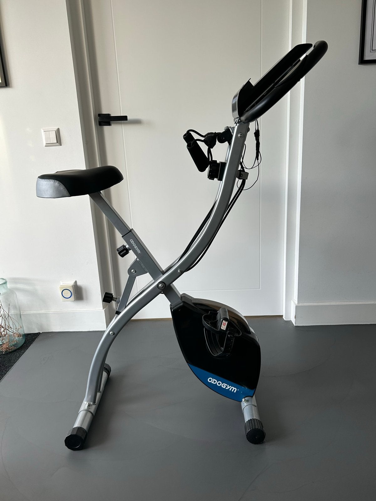 Hometrainer, vertstelbaar qua hoogte., Sport en Fitness, Ophalen, Gebruikt, Armen, Hometrainer