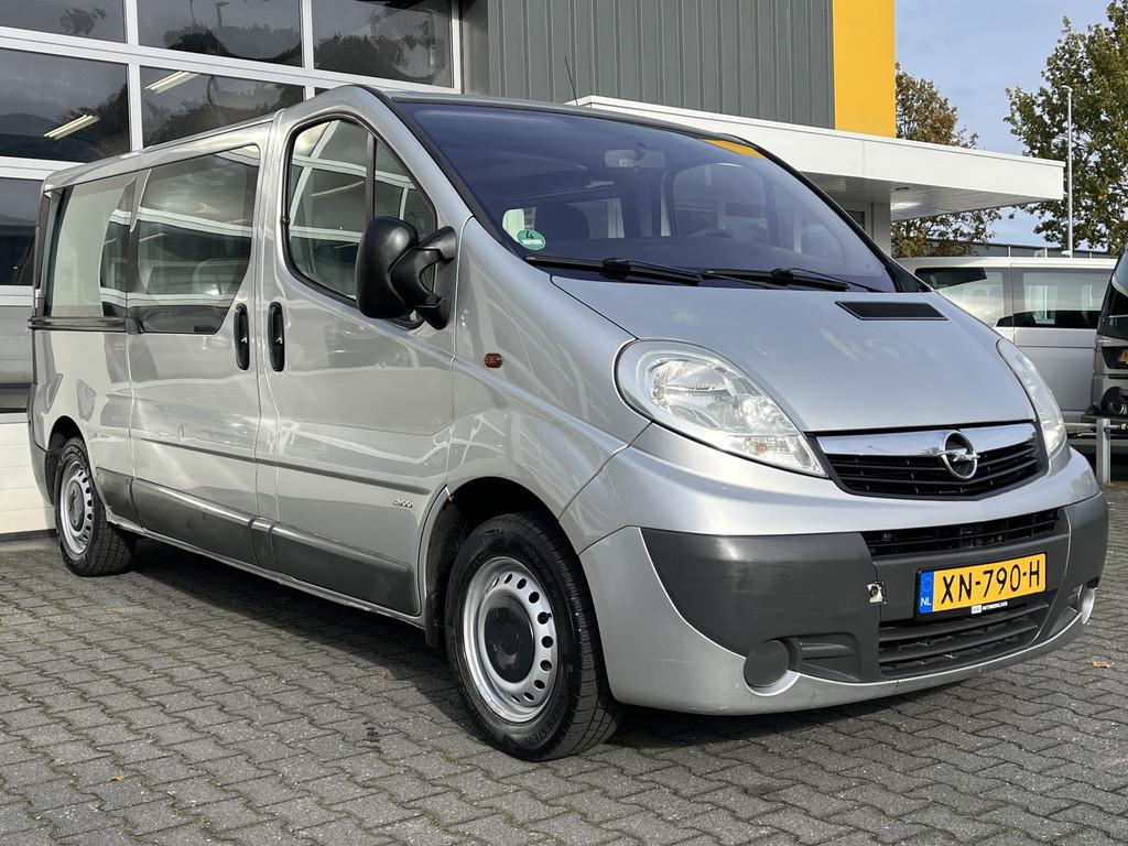 Opel Vivaro Combi 2.0i L2H1 9-persoons Airco Trekhaak Person, Auto's, Voorwielaandrijving, 1998 cc, Zwart, 120 €/maand