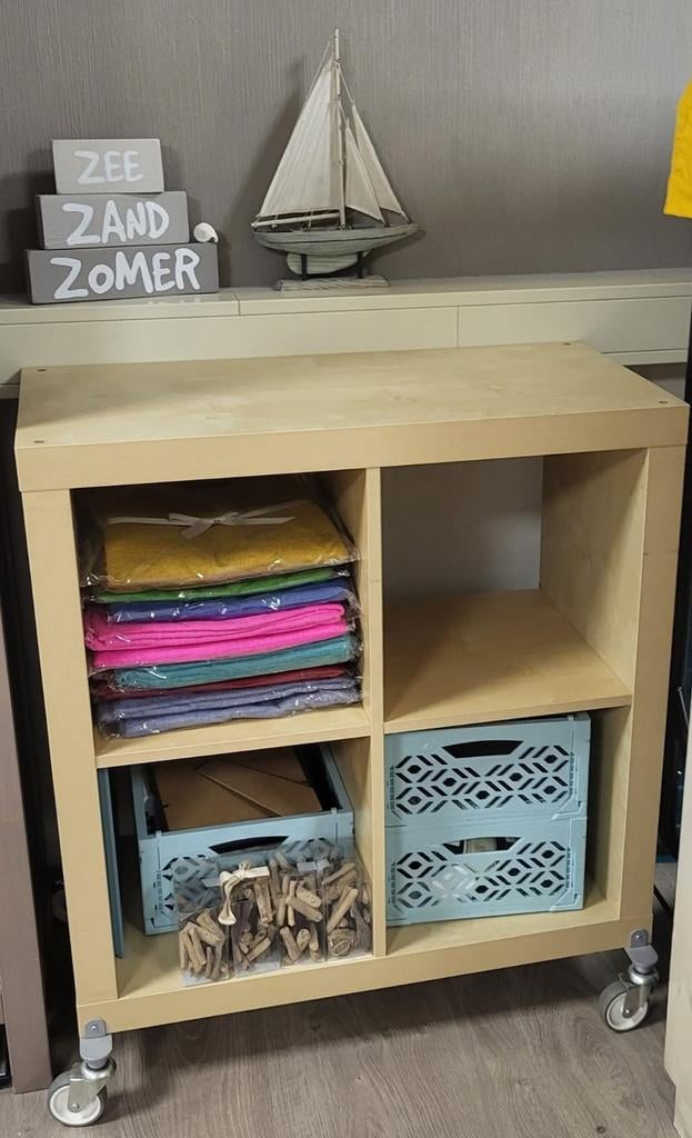 Ikea KALLAX kastje op wieltjes - prima staat, Ophalen, Gebruikt