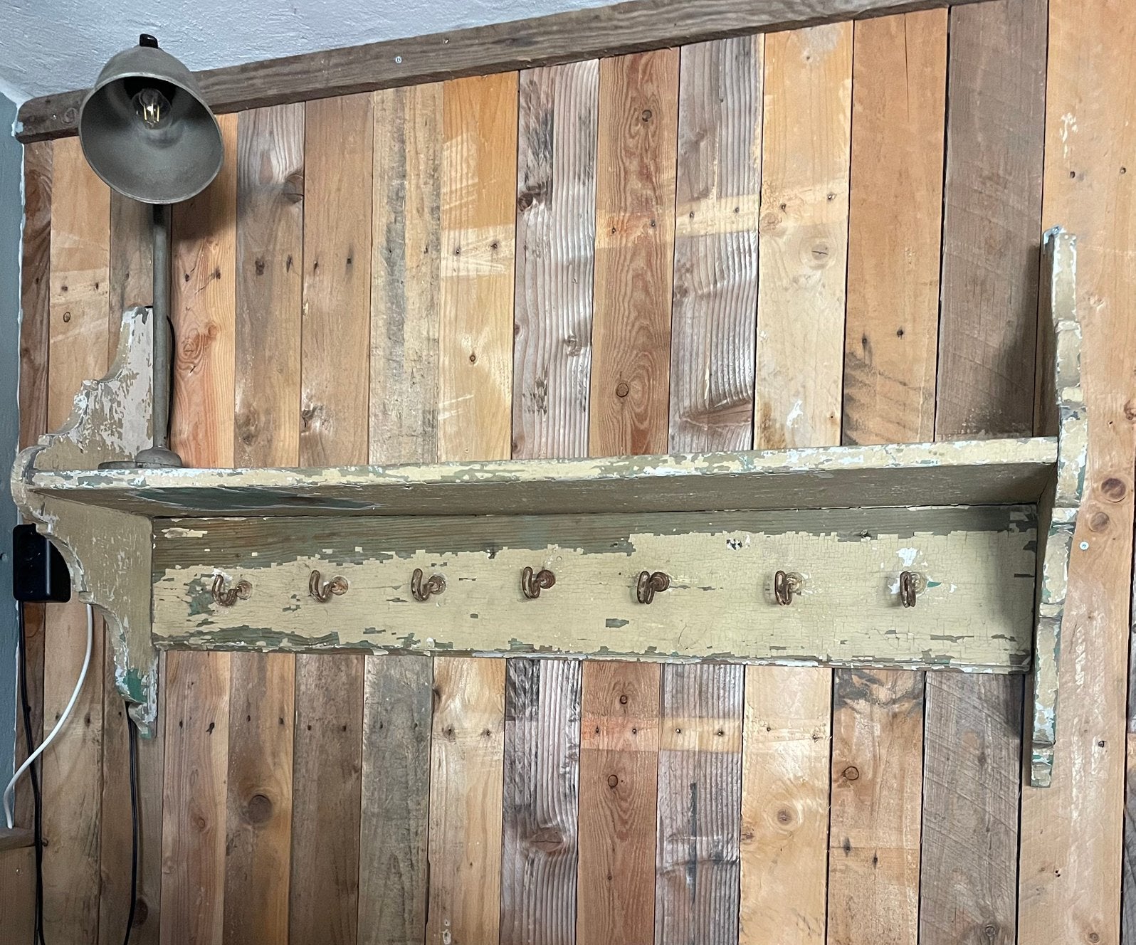 Brocante oud Frans regaal / wandrek met 7 draad haken, Antiek en Kunst, Curiosa en Brocante, Ophalen