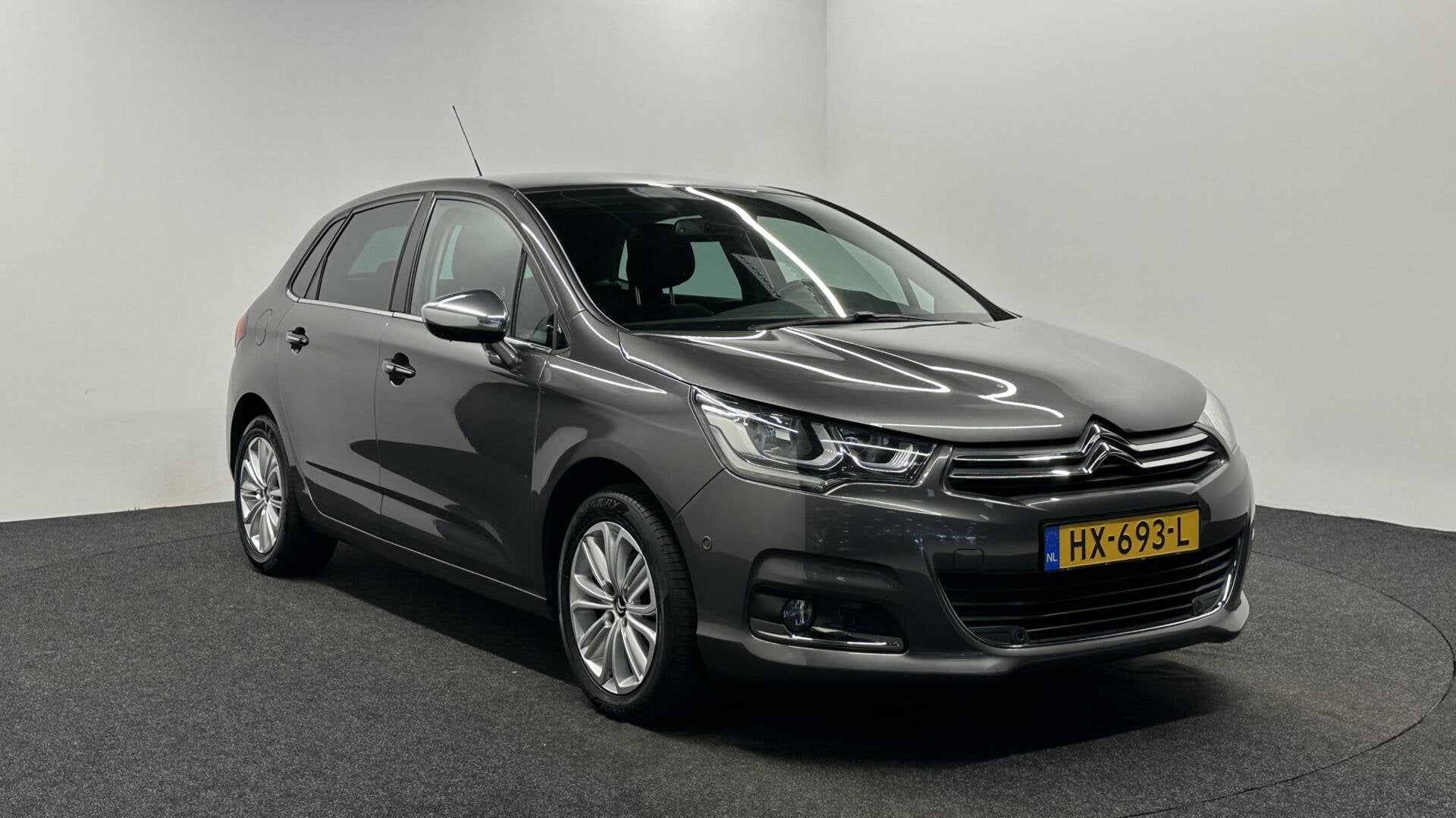 Citroen C4 1.2 PureTech Feel Collection CARPLAY TREKHAAK CRU, Auto's, Citroën, Stof, Gebruikt, Euro 6, 1199 cc