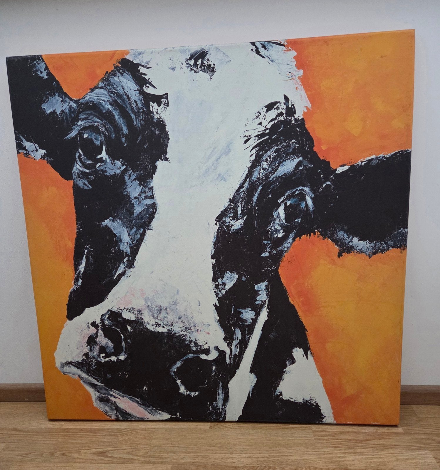 Modern Schilderij: Koeienportret op Oranje Achtergrond, Ophalen, Acrylverf, Dieren, Op houten frame