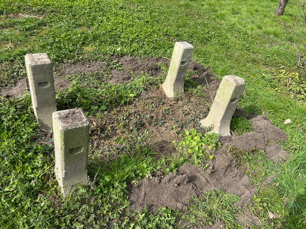 Betonnen Poeren (15 euro per stuk), Tuin en Terras, Ophalen, Gebruikt, Minder dan 180 cm, Palen