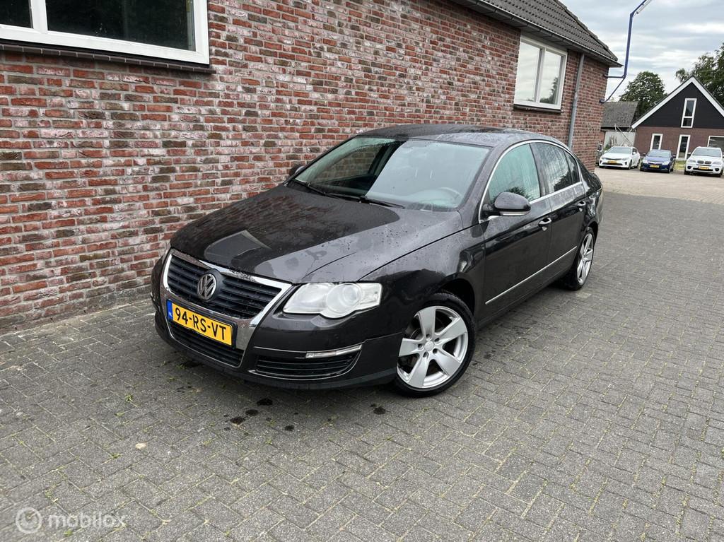 Volkswagen Passat 1.6 FSI Sportline, Gebruikt, 4 cilinders, 116 pk, Zwart