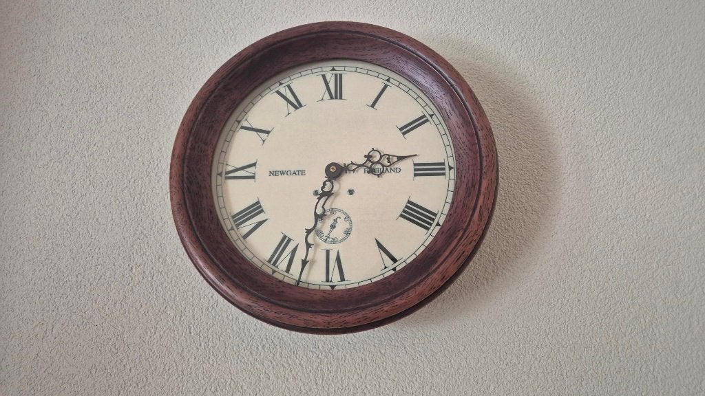 Klok Newgate England, Huis en Inrichting, Woonaccessoires | Klokken, Ophalen of Verzenden, Gebruikt, Analoog, Wandklok