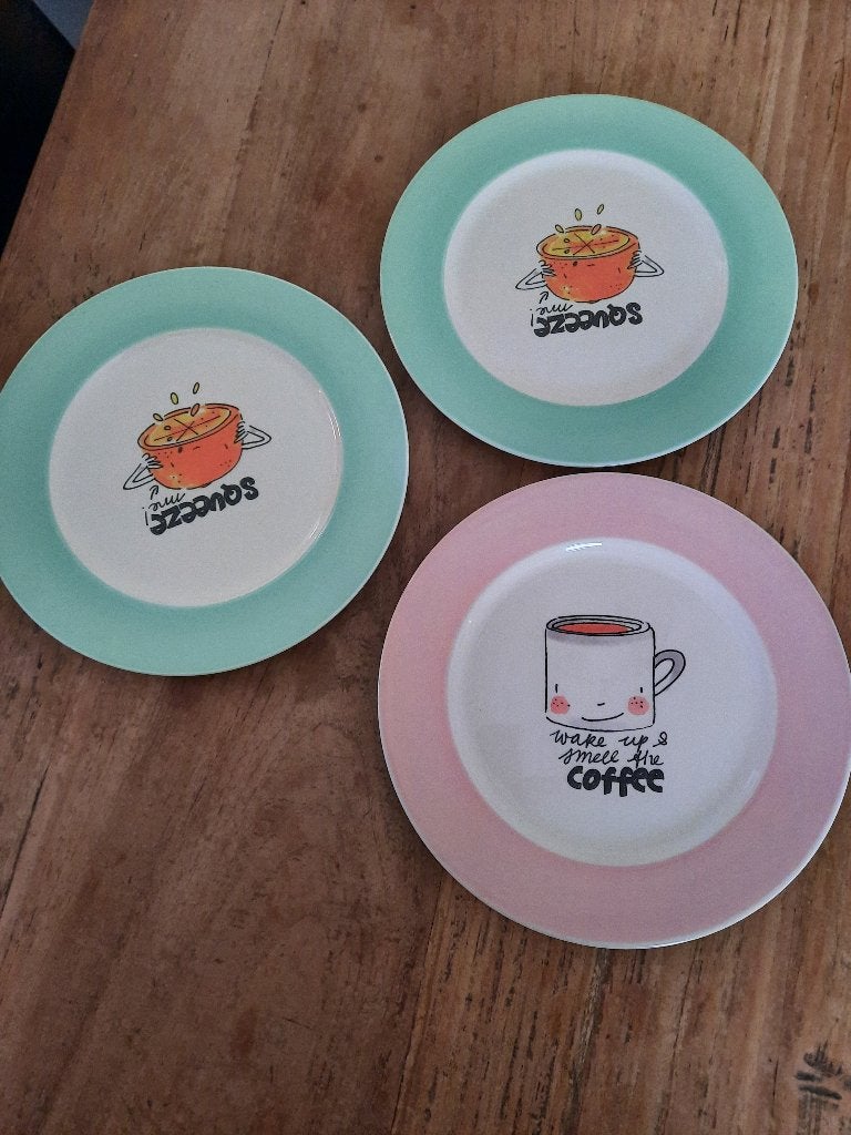 3 st ontbijtbordjes met tekst Blond Amsterdam, Landelijk/Boerenbont, Ophalen of Verzenden, Zo goed als nieuw, Bord(en)