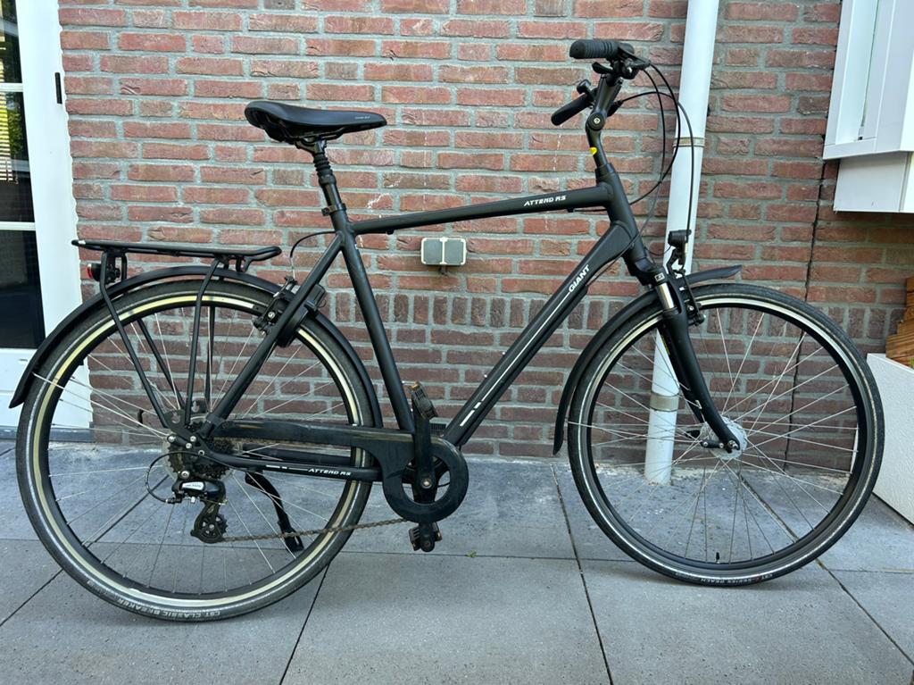 Zwarte Giant Attend RS2 fiets met 8 versnellingen, Ophalen, Zo goed als nieuw, Minder dan 10 versnellingen, Giant