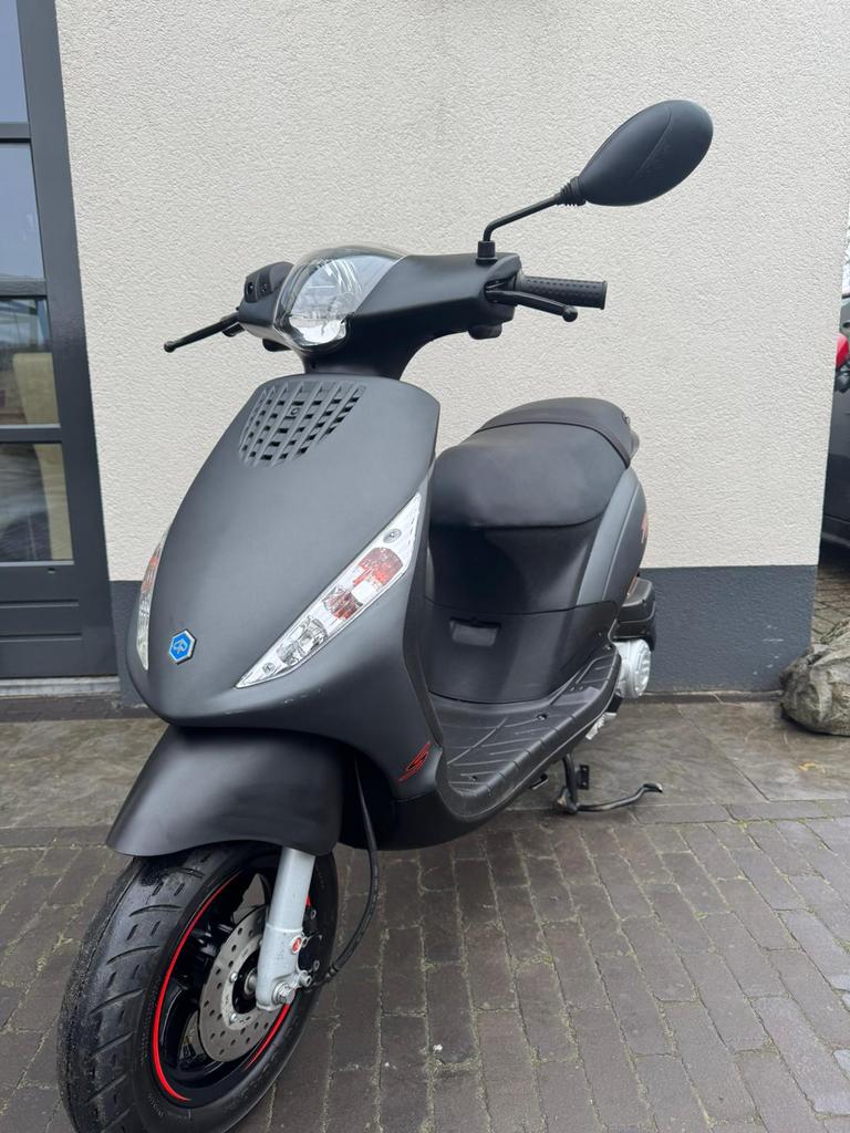⭐️Piaggio zip 2024 brom nieuwstaat 885 kilometer Garantie⭐️