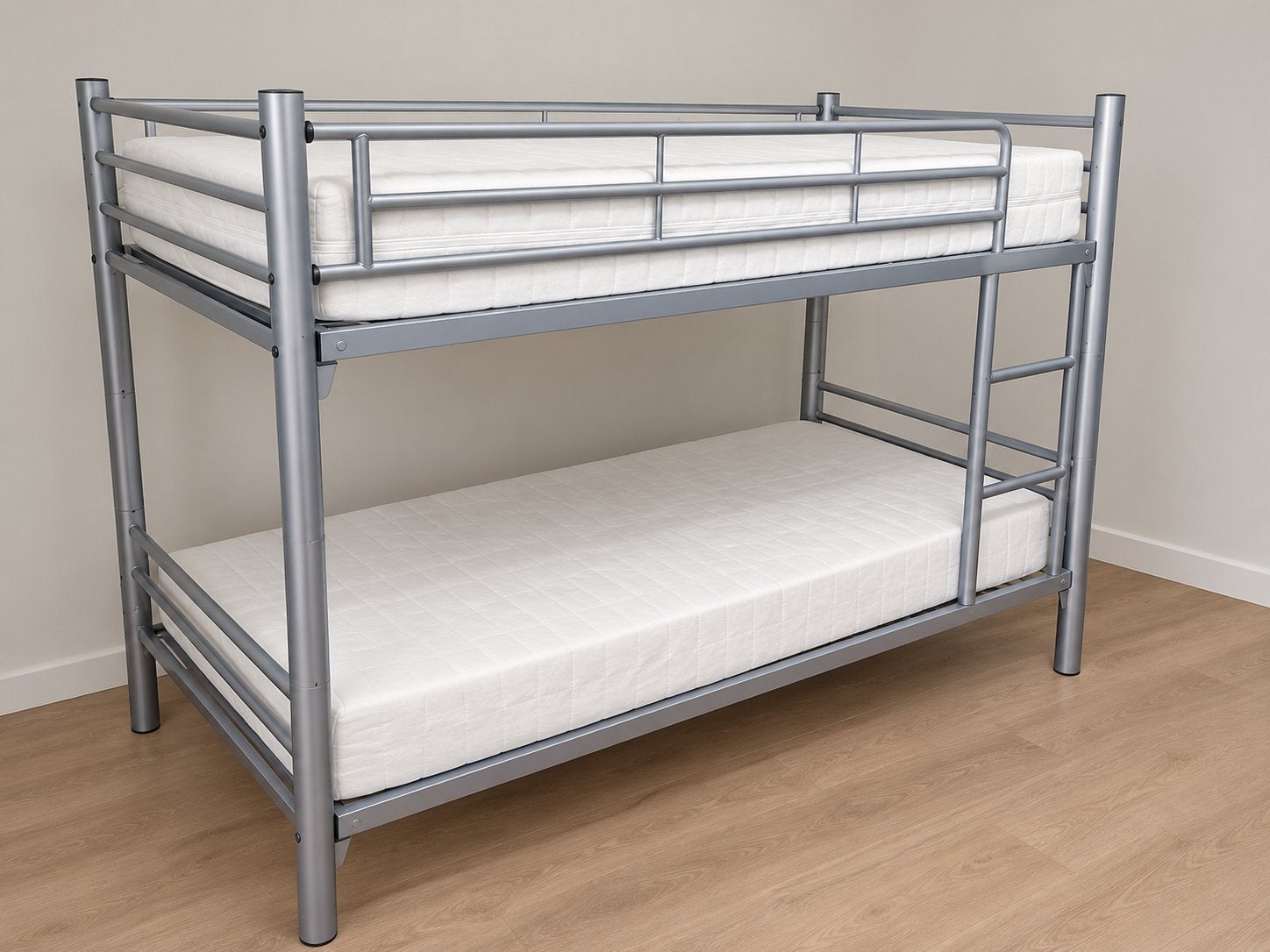 Stevig metalen stapelbed met matrassen, Ophalen, Gebruikt, 90 cm, Tweepersoons
