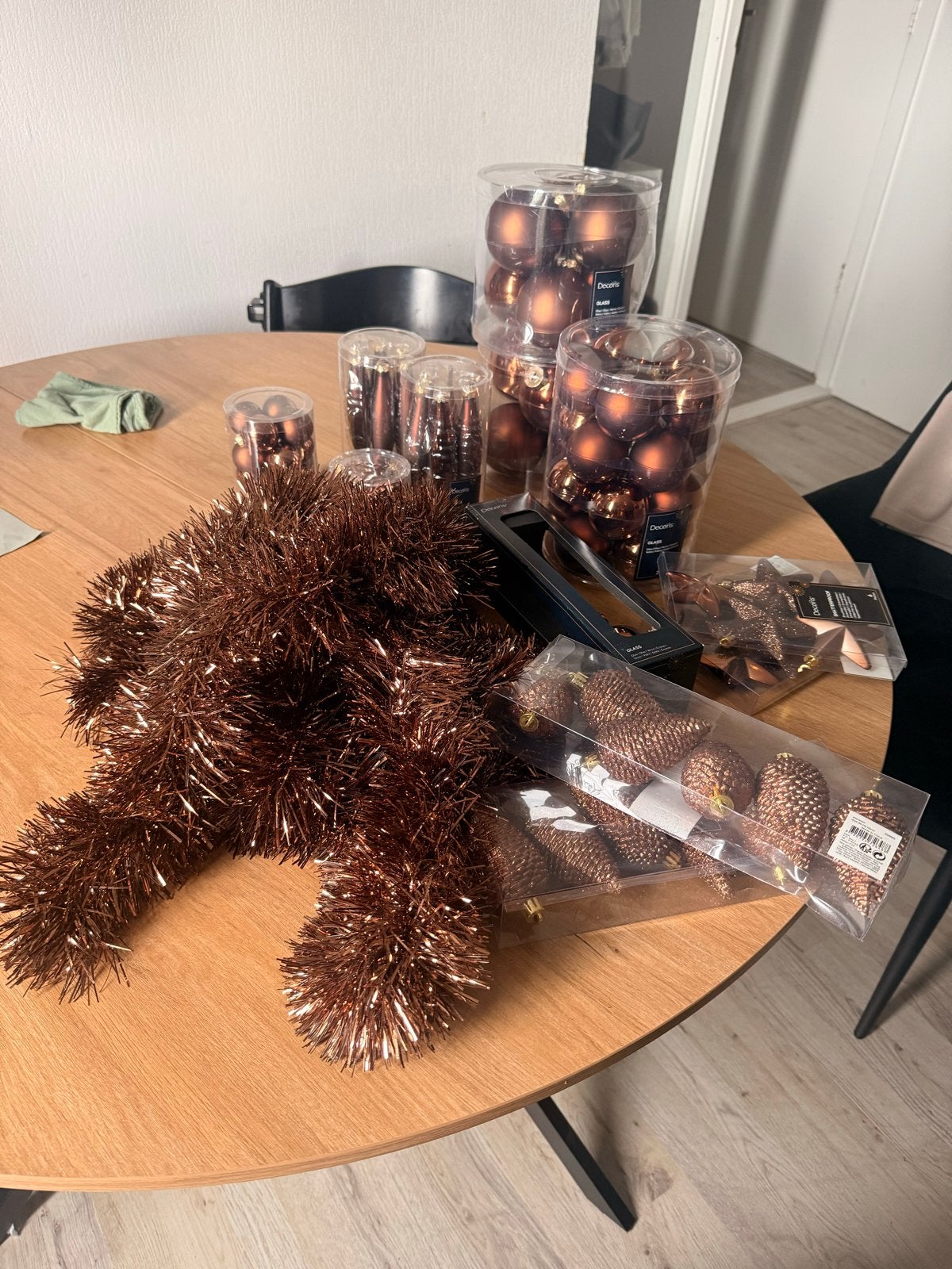 Kerstballen, Ophalen