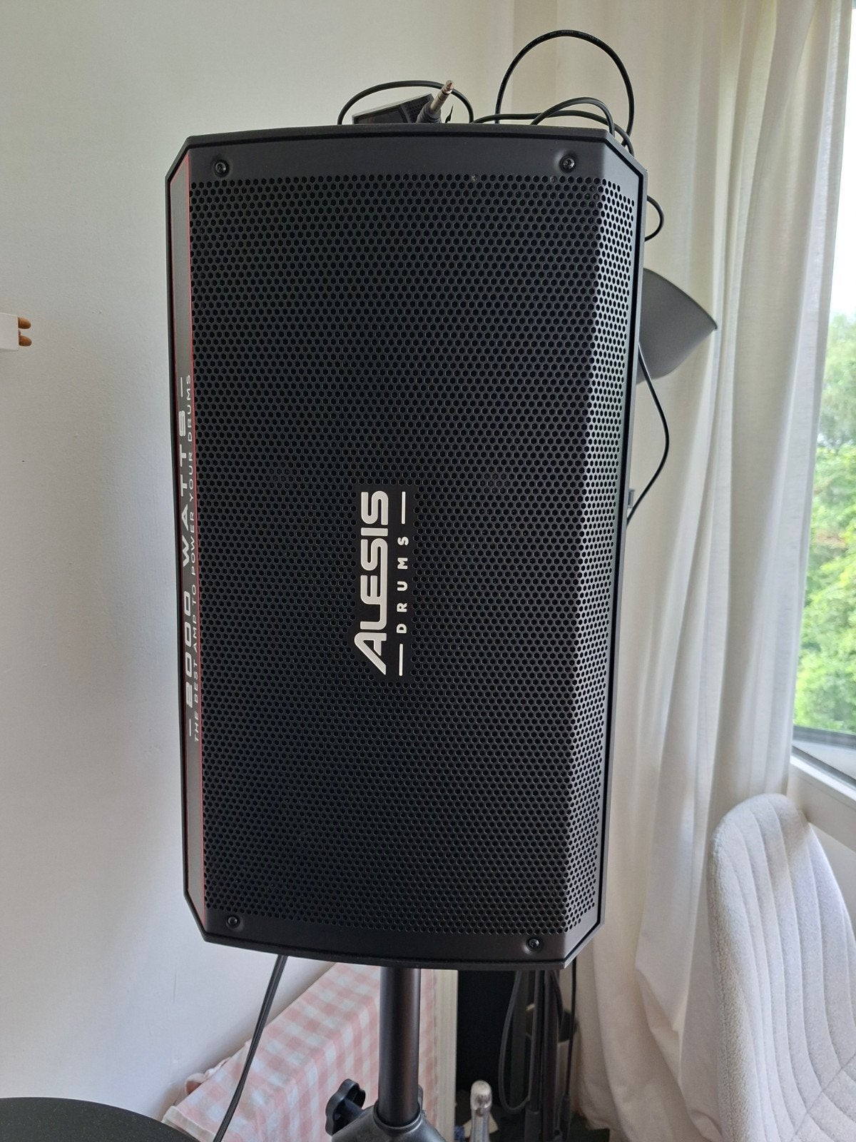 Alesis strike amp 12, als nieuw., Ophalen, Zo goed als nieuw, 1000 watt of meer, Monitor(versterker)