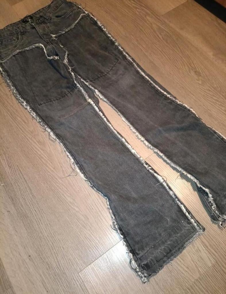 Trendy Flared Jeans XS - Zo goed als nieuw, Zwart, Ophalen of Verzenden, W27 (confectie 34) of kleiner, Onbekend