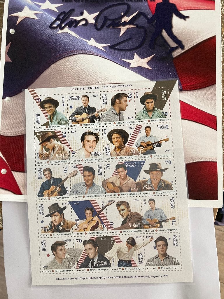 Elvis Presley postzegels plus verzamelboek, Ophalen of Verzenden, Nederland