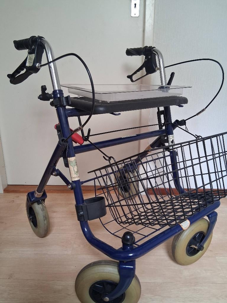 Rollator met maandje, Diversen, Rollators, Ophalen, Opvouwbaar, Gebruikt