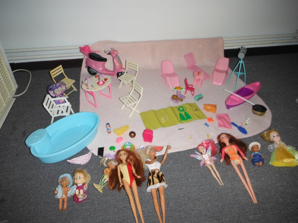 grote barbie set zwembad tuinset kano  volle doos, Ophalen, Zo goed als nieuw, Barbie