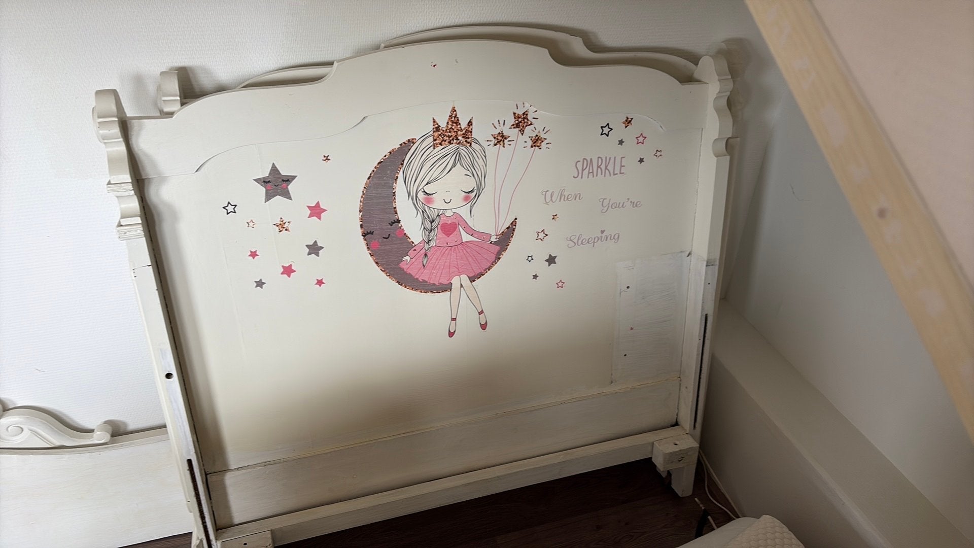 Houten bed, Huis en Inrichting, Slaapkamer | Bedden, Ophalen, Gebruikt, Wit, Twijfelaar