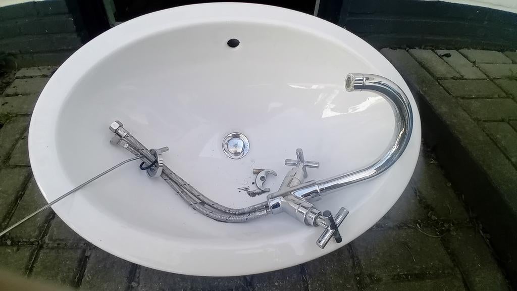 Grote wasbak en kraan van goede kwaliteit, Ophalen, Gebruikt, Chroom, Wastafel