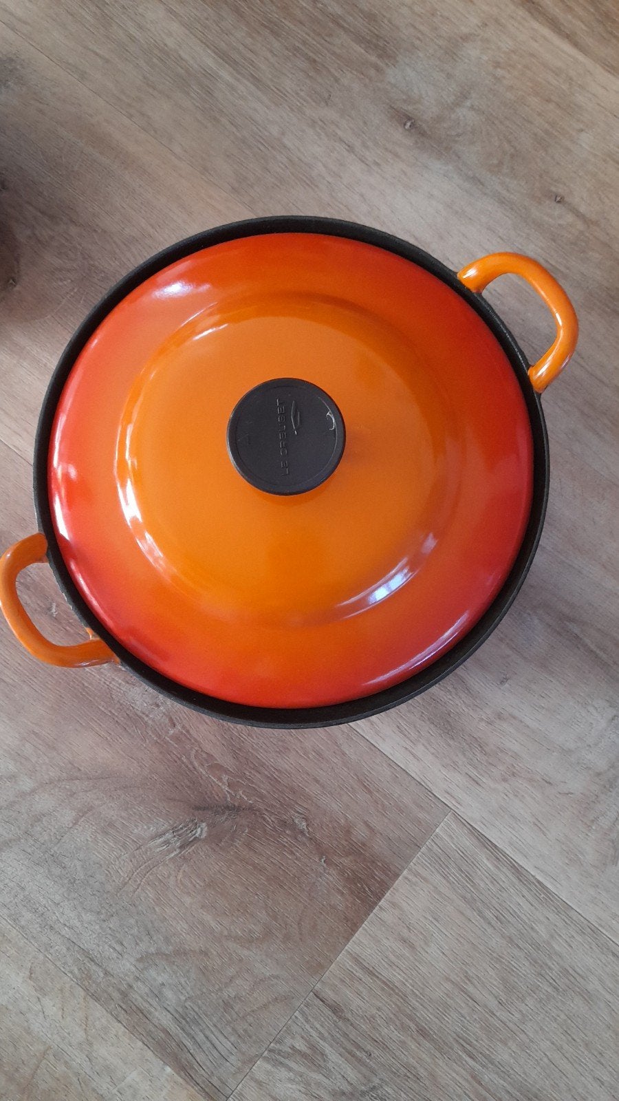 Le Creuset braadpan maat 26 cm kleur oranje., Huis en Inrichting, Keuken | Potten en Pannen, Ophalen, Gietijzer, Koekenpan of Braadpan