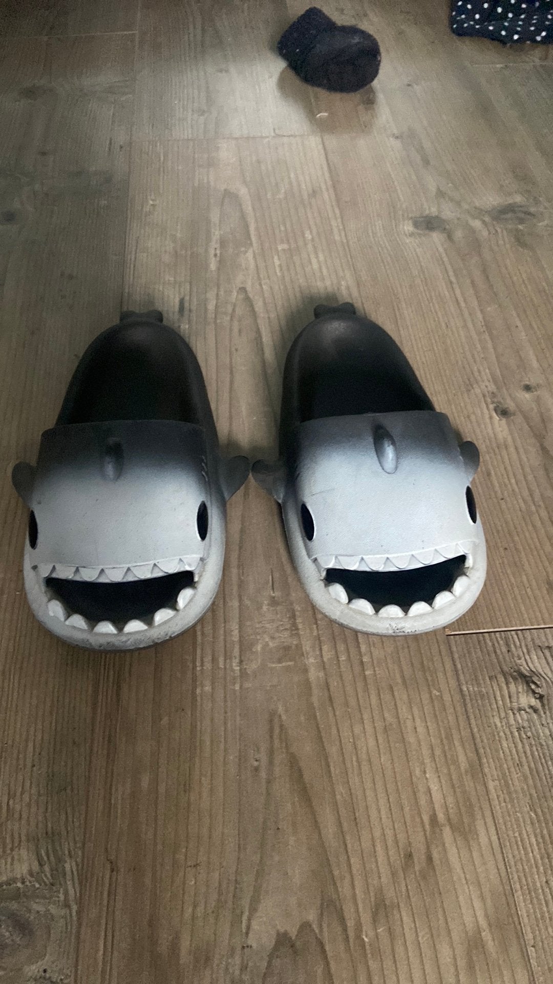 Leuke haaien slippers voor kinderen, Ophalen of Verzenden, Gebruikt, Jongen of Meisje, Overige typen