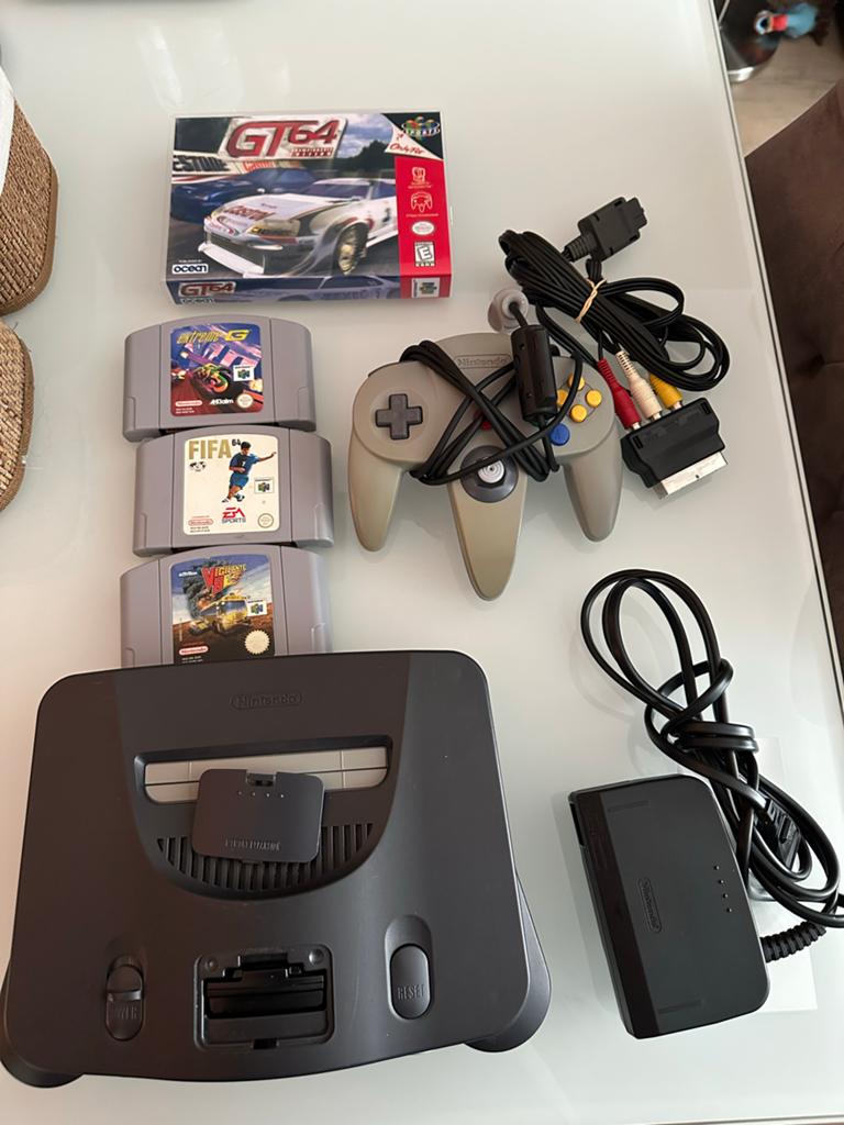 Nintendo 64 console met 4 games en 1 controller, Ophalen of Verzenden, Gebruikt, Met 1 controller, Met games