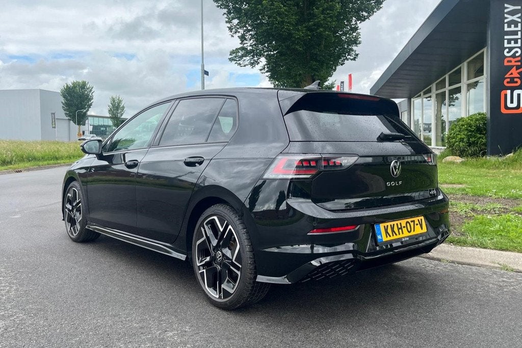 Volkswagen GOLF 1.5 eTSI R-Line Edition | MATRIX | ADAPTIVE, Auto's, Volkswagen, 4 cilinders, 150 pk, Alcantara, Zwart