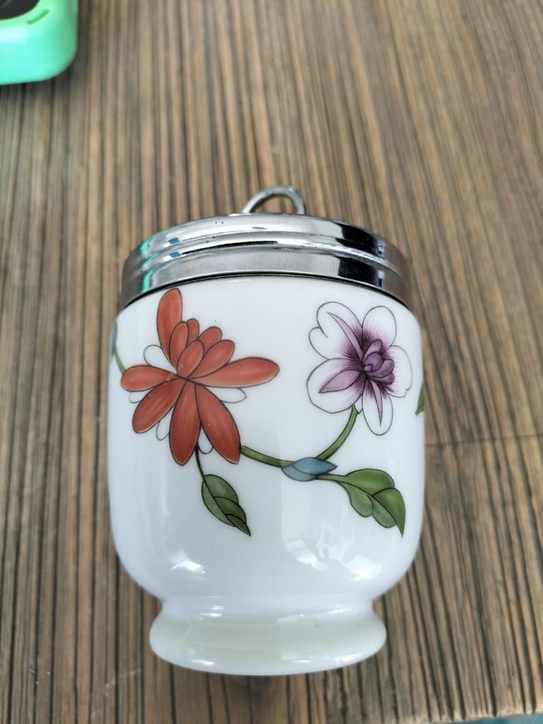 Royal Worcester ei Coddler,met bloemmotief en metalen deksel, Ophalen of Verzenden