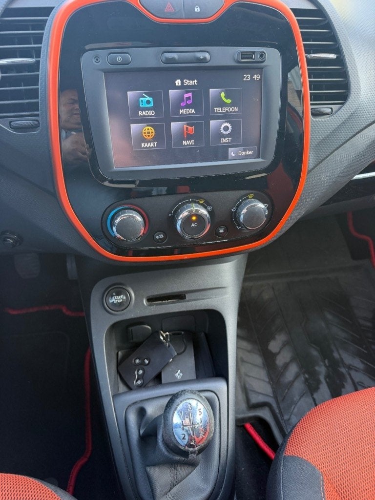 Renault CAPTUR 0.9 TCe Expression NAVI KEYLESS N. ONDERHOUDS, Voorwielaandrijving, 898 cc, Gebruikt, Euro 6