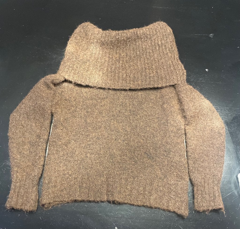 Off-shoulder trui grote col donkerbruin (S/M), Kleding | Dames, Maat 38/40 (M), Bruin, Pescara, Ophalen of Verzenden