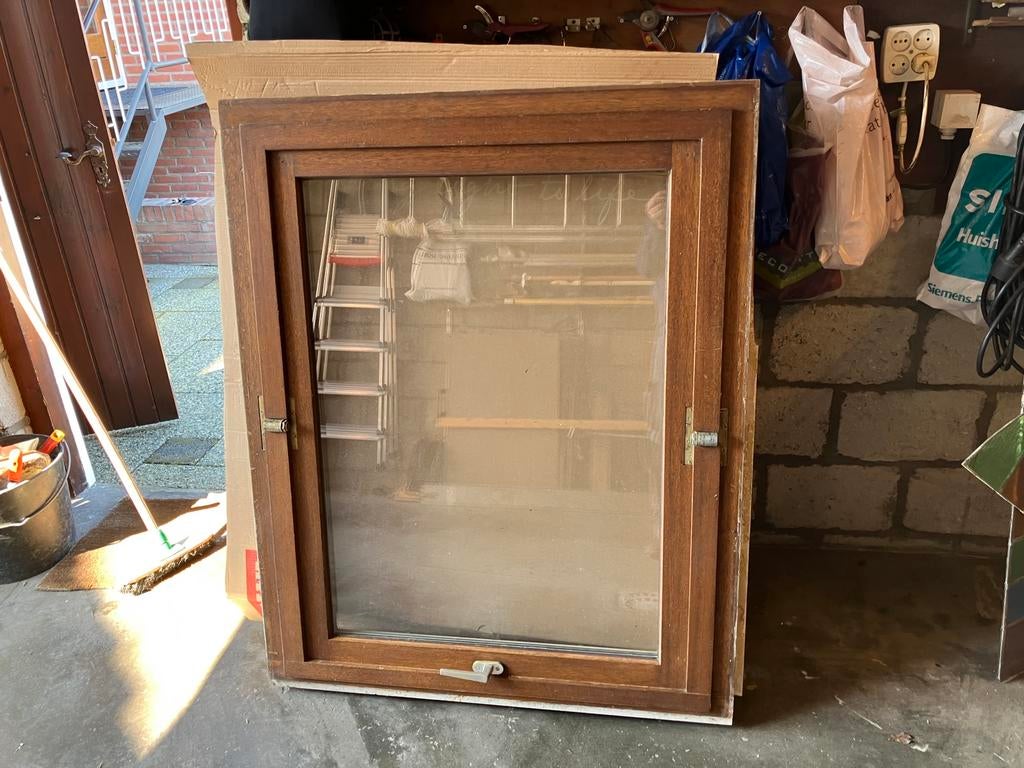 Merbau kozijn met kantelraam 100x123, Gebruikt, Raamkozijn, Inclusief glas, 75 tot 150 cm