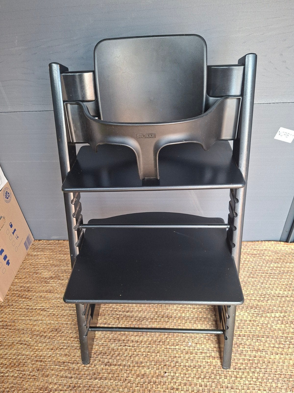 stokke tripp trapp stoel zwart uit 2018 met babyset, Kinderen en Baby's, Kinderstoelen, Ophalen, Meegroeistoel
