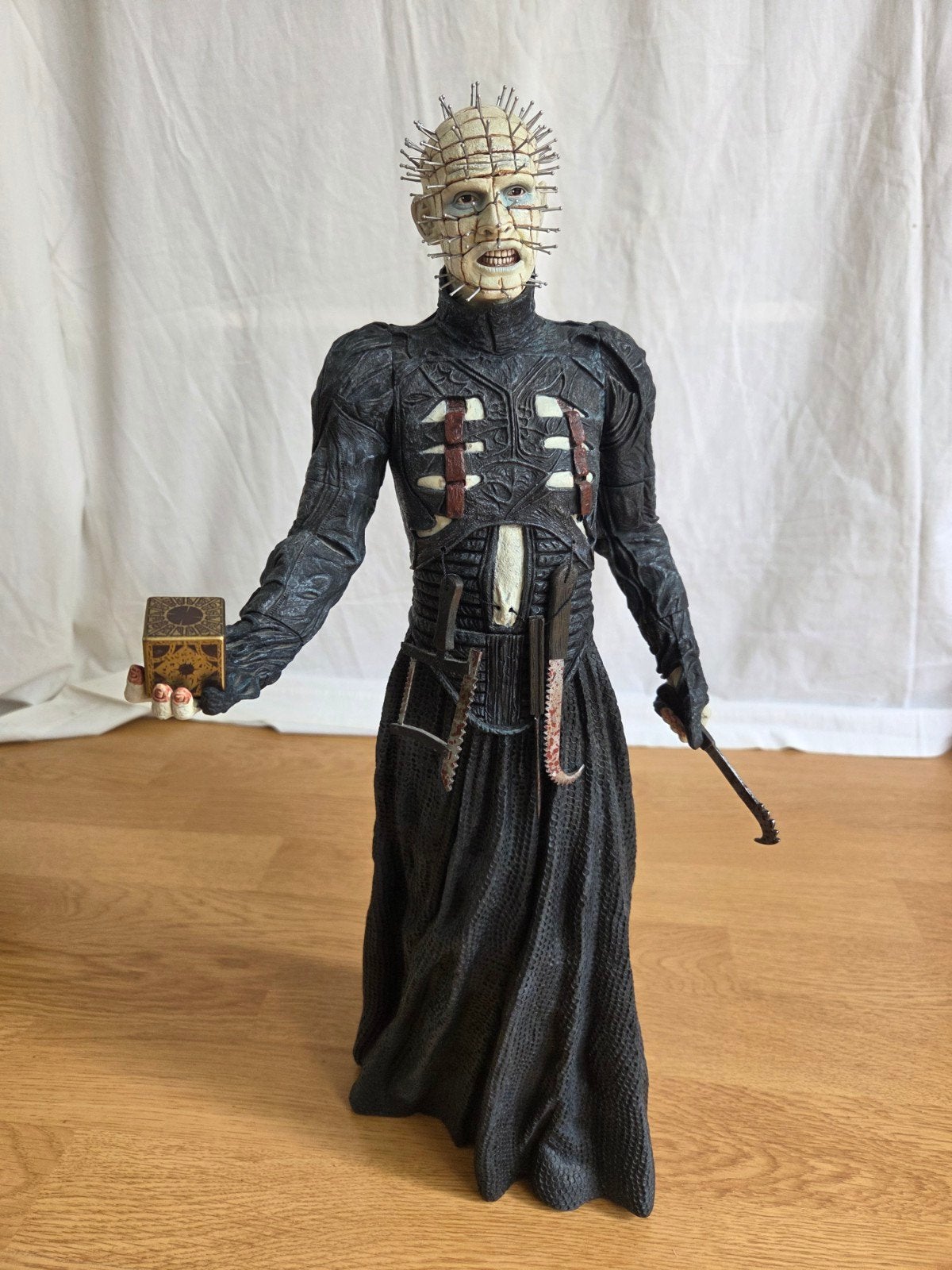 Hellraiser Pinhead 47cm hoog, Ophalen of Verzenden, Zo goed als nieuw