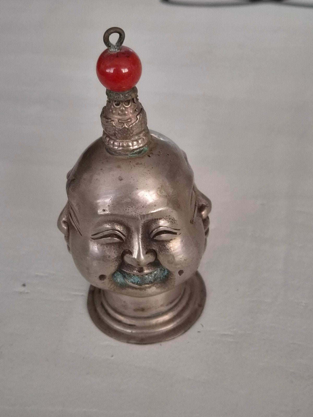zilveren 4 gezichten tibitaanse opiun pot met bloed koraal, Antiek en Kunst, Ophalen of Verzenden, Zilver