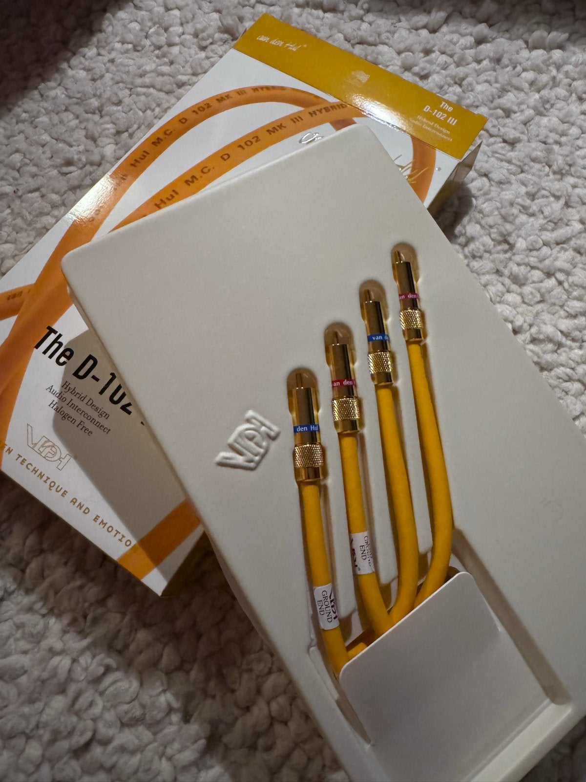 Van den Hul The D-102 III RCA Interlink Kabel bb 0.8m, Ophalen of Verzenden, Zo goed als nieuw, Minder dan 2 meter, Interlink-kabel