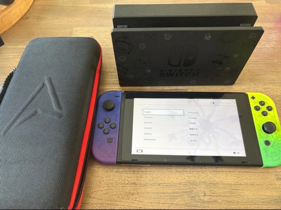 Nintendo Switch Fortnite Special Edition + Hoes, Spelcomputers en Games, Ophalen of Verzenden, Gebruikt, Met 2 controllers, Switch Original