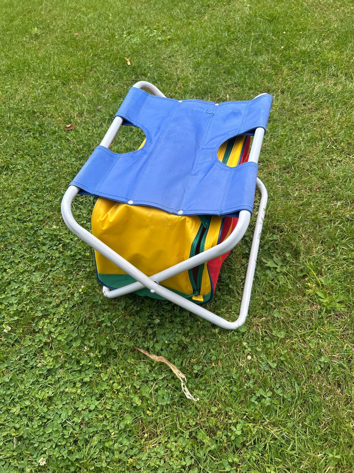 Opvouwbaar vintage strandstoeltje met koeltas - Kleurrijk, Ophalen of Verzenden, Gebruikt