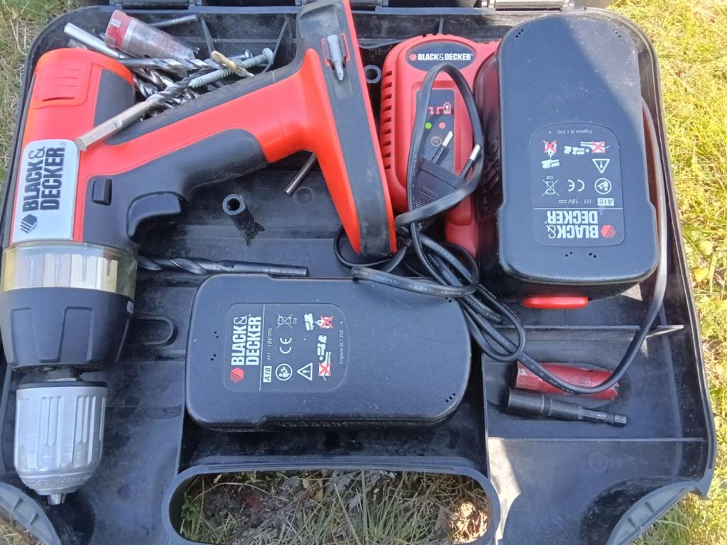 Accuboor black and decker, Doe-het-zelf en Verbouw, Gereedschap | Boormachines, Ophalen, Boor- en Schroefmachine