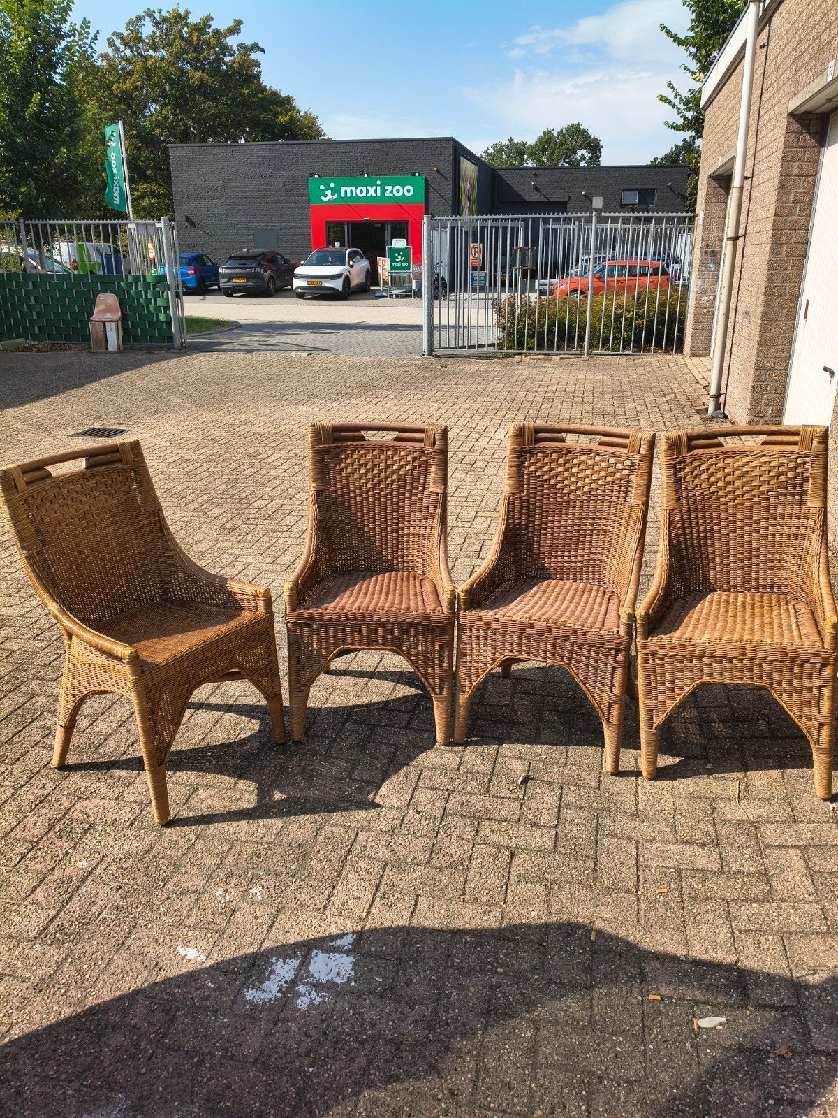 Set van 4 rieten stoelen - Gebruikt, Huis en Inrichting, Stoelen, Ophalen, Gebruikt, Bruin, Vier