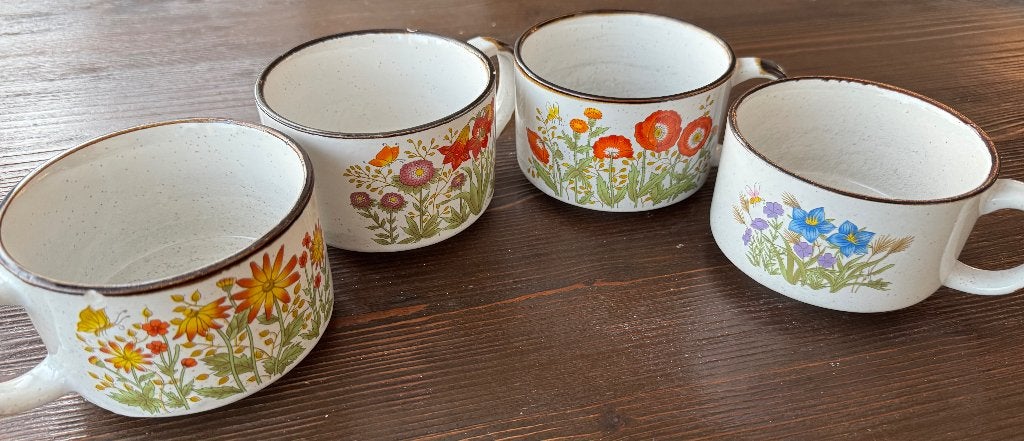 Set van 4 vintage bloemen soepkommen/mokken (jaren 70), Verzamelen, Ophalen, Huis en Inrichting