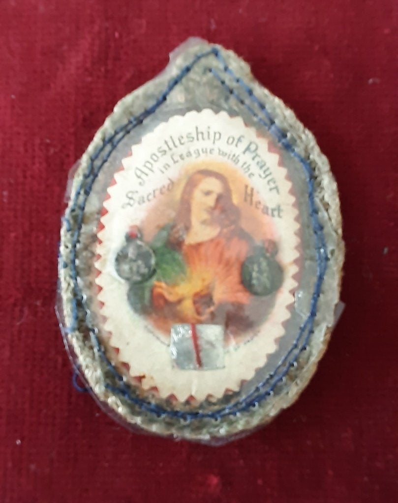 DEVOTIE RELIKWIE LOURDES. HANGERTJES EN RELIGIEUZE MEDAILLES, Antiek en Kunst, Antiek | Religie, Ophalen of Verzenden