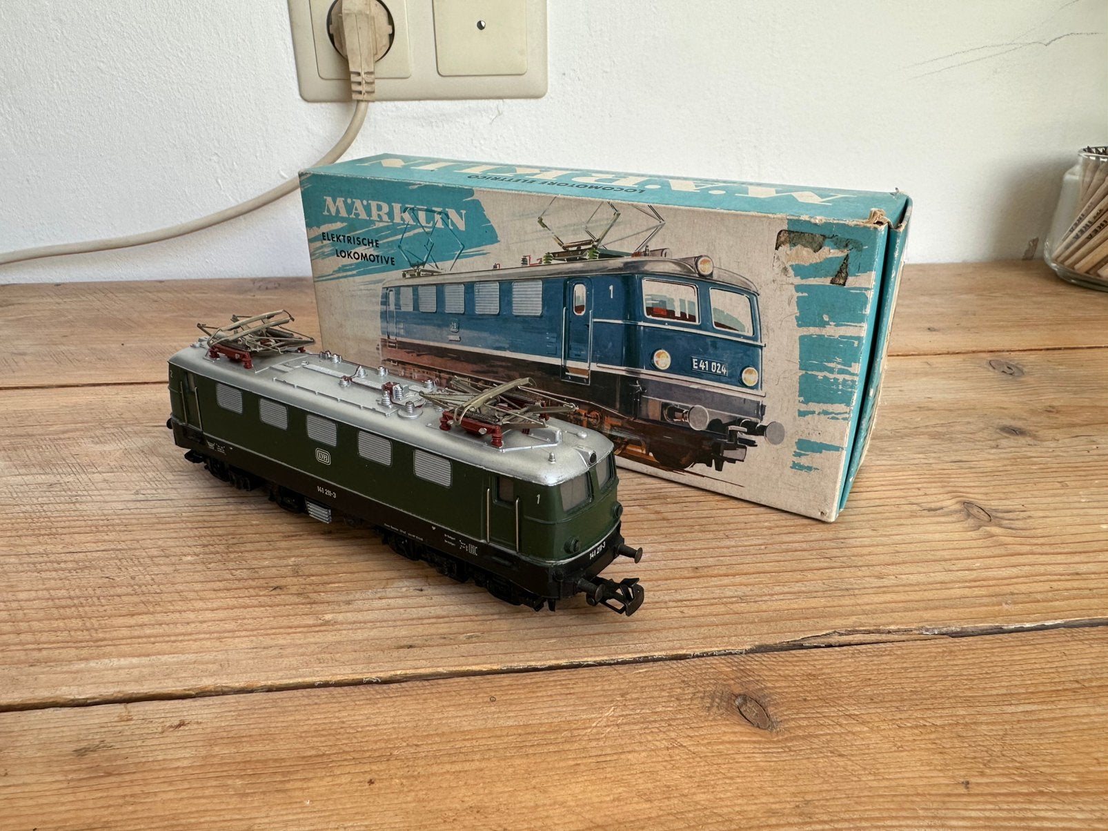 Märklin 3037 analoog, Hobby en Vrije tijd, Modeltreinen | H0, Wisselstroom, Locomotief, Ophalen of Verzenden, Zo goed als nieuw
