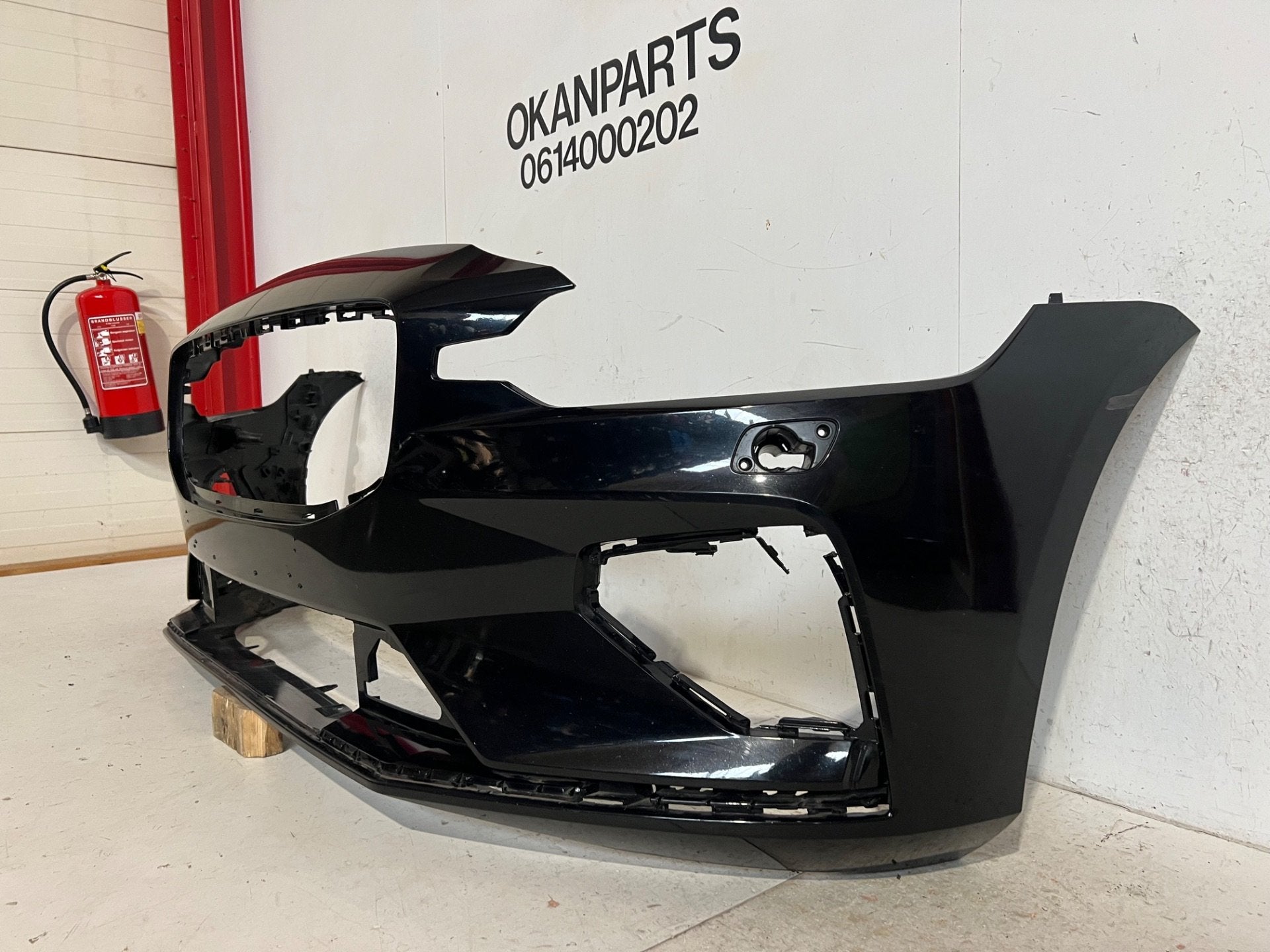 Volvo V60 II S60 II R-Design voorbumper 31690530, Auto-onderdelen, Gebruikt, Gunnar Engellaus vag 8
405 31  Gothenburg, SE, Voor