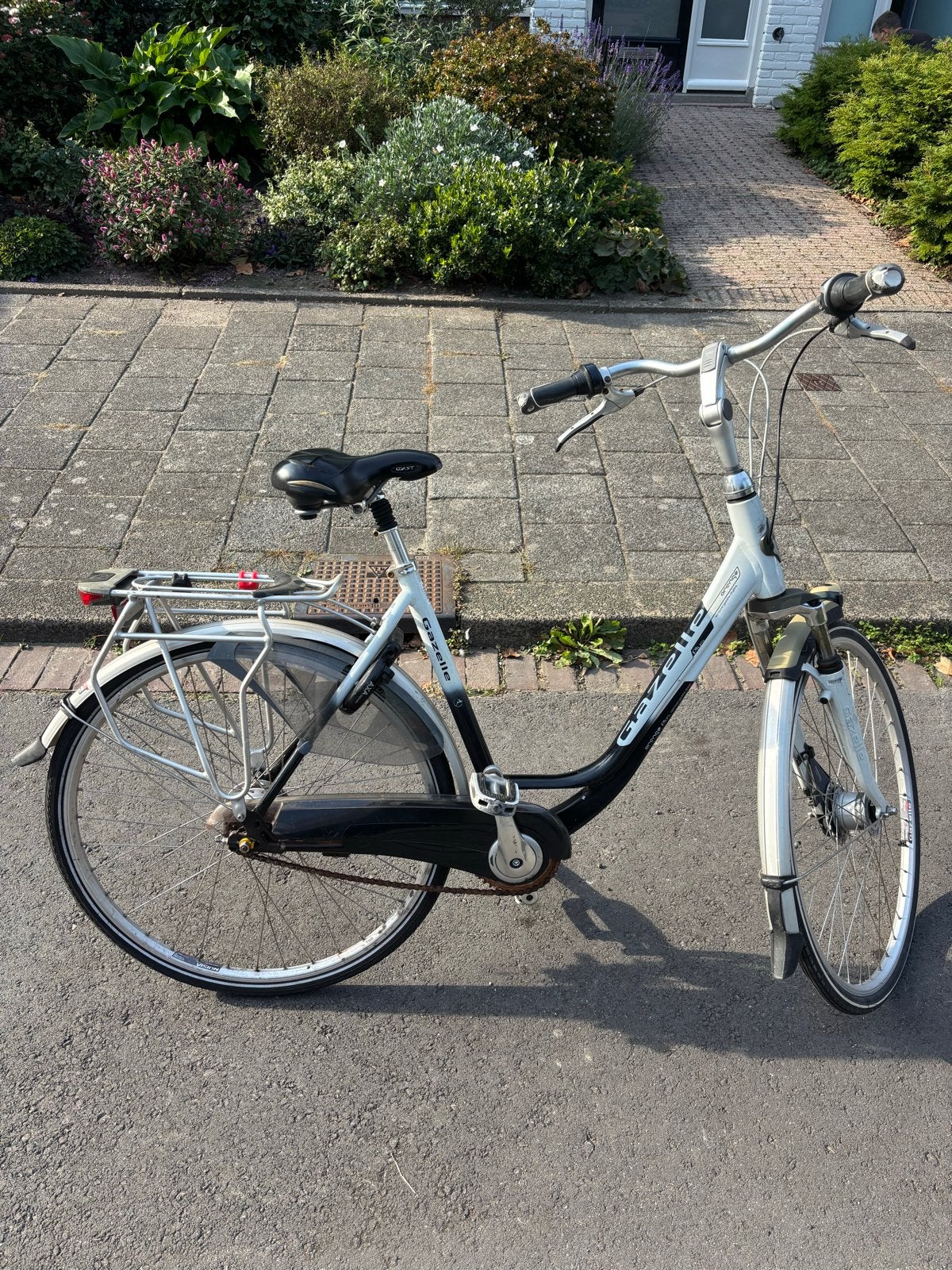 Foto 2 van Gazelle Orange Plus Damesfiets