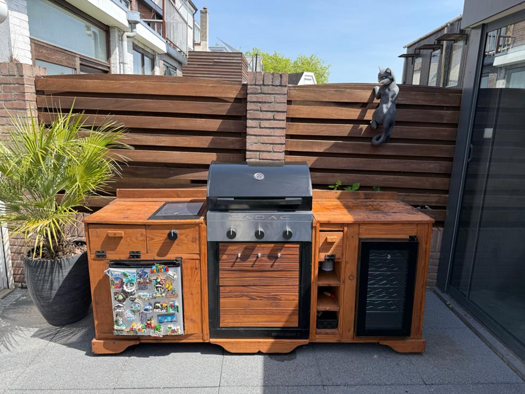 buitenkeuken met Cadac gasbarbecue,koelkast en wijnkoeler, Tuin en Terras, Buitenkeukens, Ophalen, Gebruikt, Gas, Vrijstaand