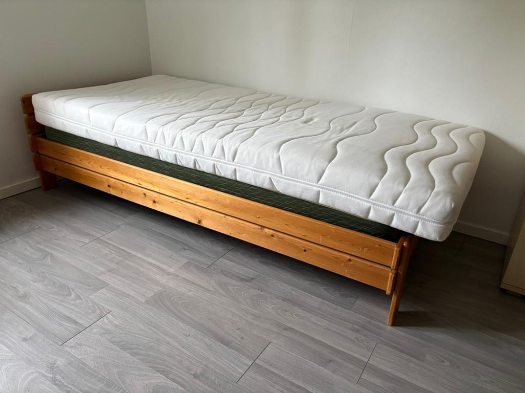 1 persoons bed GRATIS, Ophalen, Gebruikt, Eenpersoons