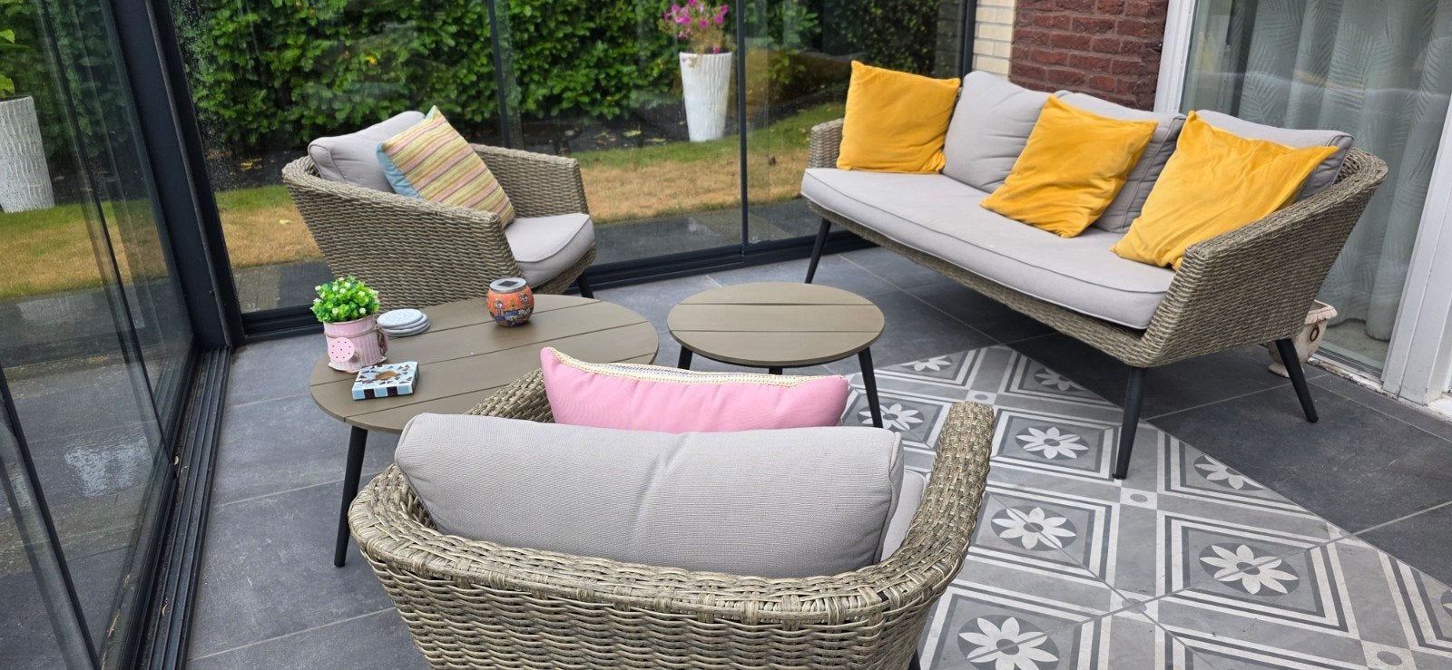 Complete 5-delige loungeset met 2 tafels, Ophalen, Gebruikt, Bank