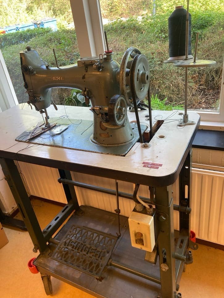 Industriële Singer Naaimachine  230v, Ophalen, Gebruikt, Singer, Naaimachine