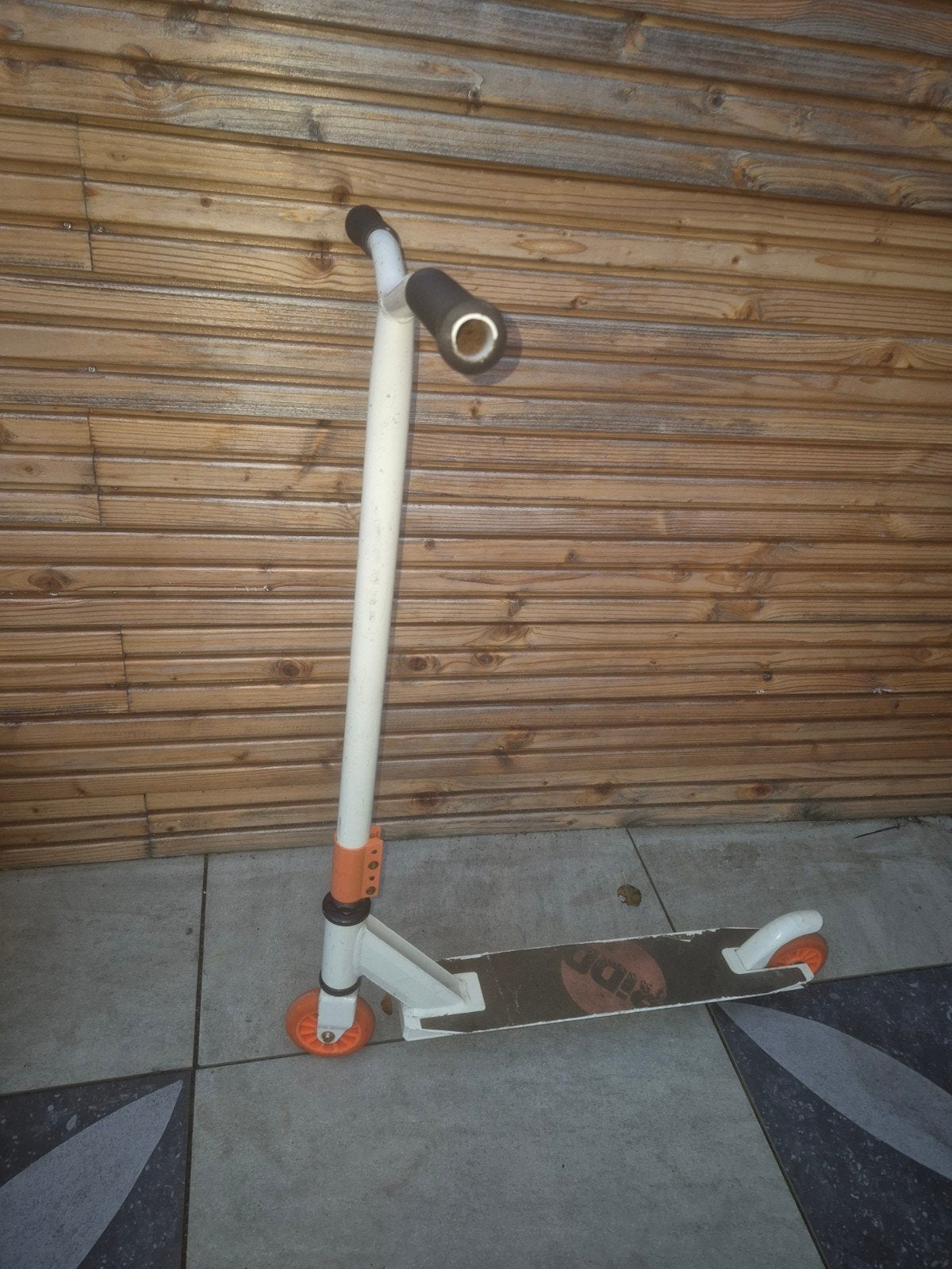 Stuntstep met oranje wielen, Ophalen, Gebruikt, Gewone step, Onbekend