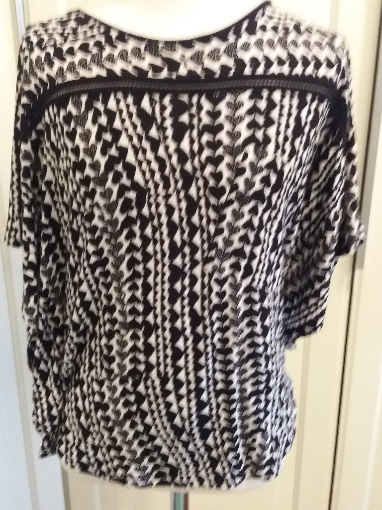 Top Vleermuis mouw Hartjes 36 38 Zwart Wit i.z.gs. ( Jool ), H&M, Verzenden, Zwart, Maat 36 (S)
